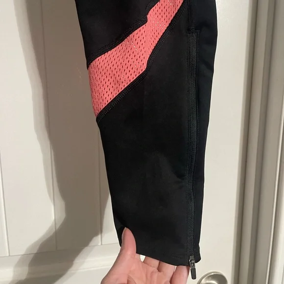 Adidas Women's Own The Run TGT 🏃♀️ - Picture 4 of 12